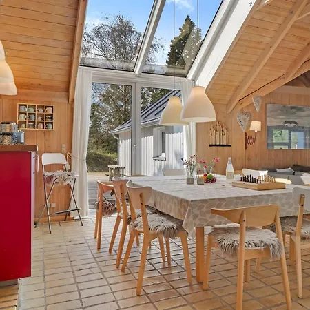 Fredsine - 900m From The Sea By Interhome